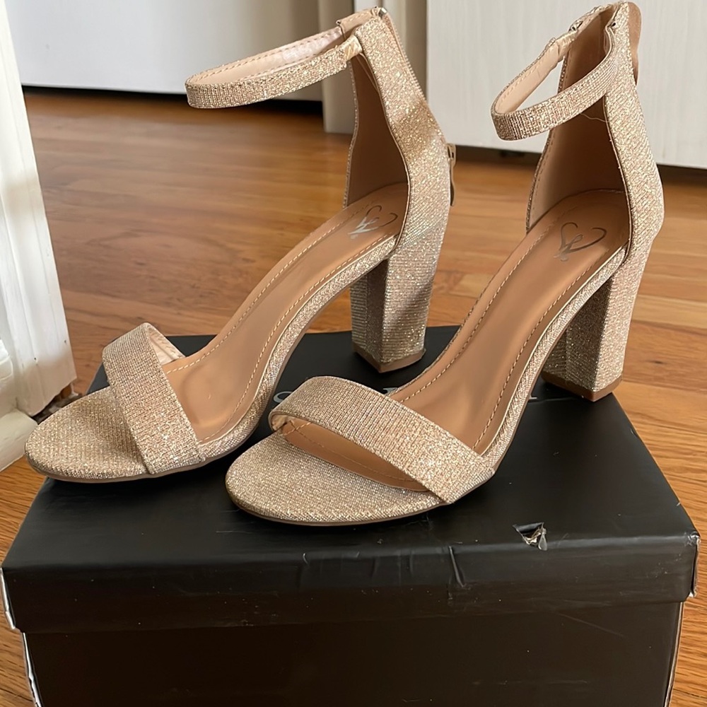 rose gold heels from windsor, size 7.5